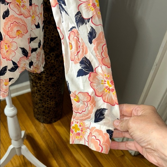 LOFT Cream Sleeveless Blouse with Tie Front and Bib Collar - Picture 3 of 8